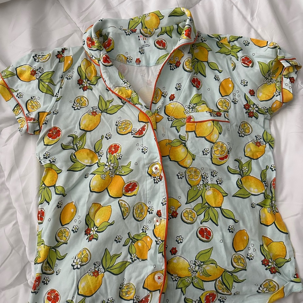 Roller Rabbit Lemon Print Women's Pajama Set - Picture 4 of 4